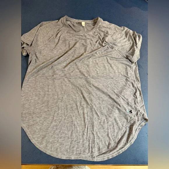 Under Armour Women's Tees in Blue and Grey - Picture 3 of 5